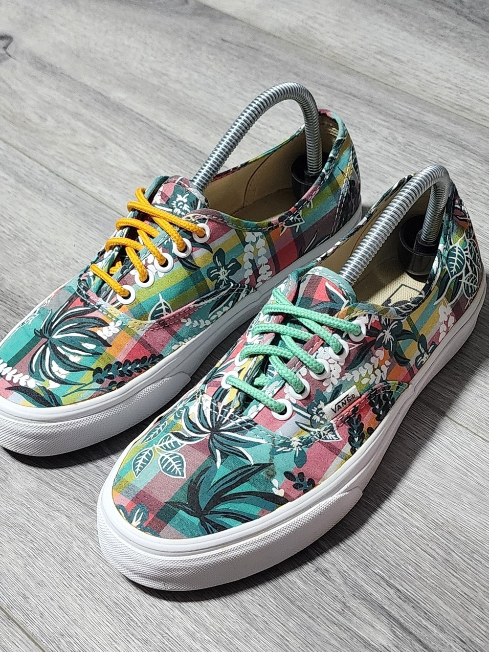 Vans Authentic Plaid Tropical Floral Hawaiian Leaf Print Sneakers Womens Size 9